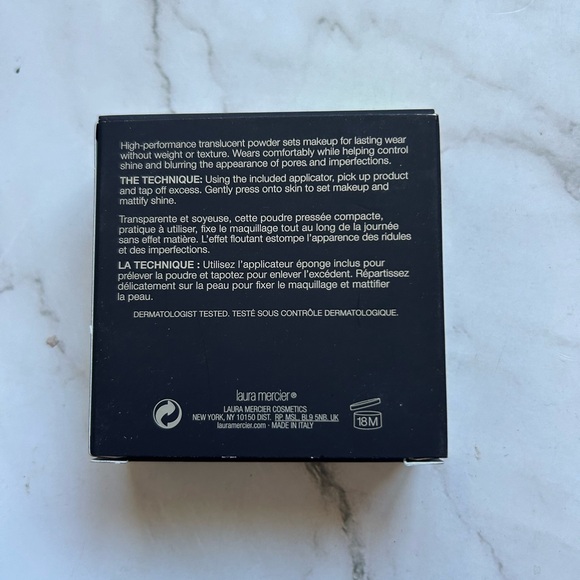 Laura Mercier Translucent Pressed Setting Powder Compact - Picture 2 of 3